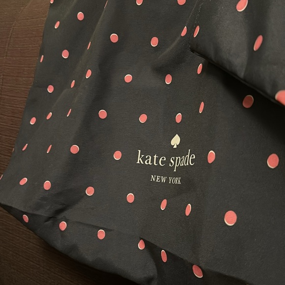 Kate spade GINORMOUS tote bag. GUC - Picture 2 of 4